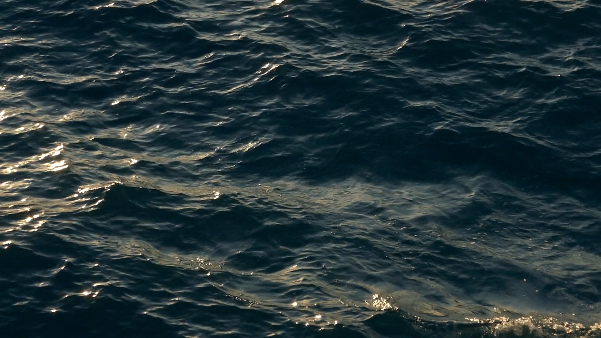 2022-10-29 16 Uhr 52 Wellen und Wolken (Video)